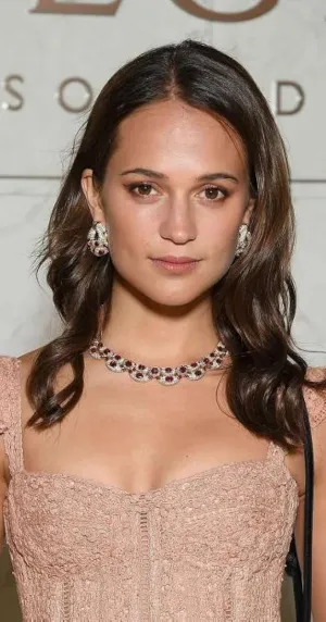 Alicia Vikander