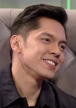 Carlo Aquino