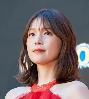 内田真礼